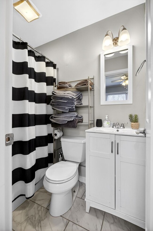 Building Photo - Fully Furnished Historic Home