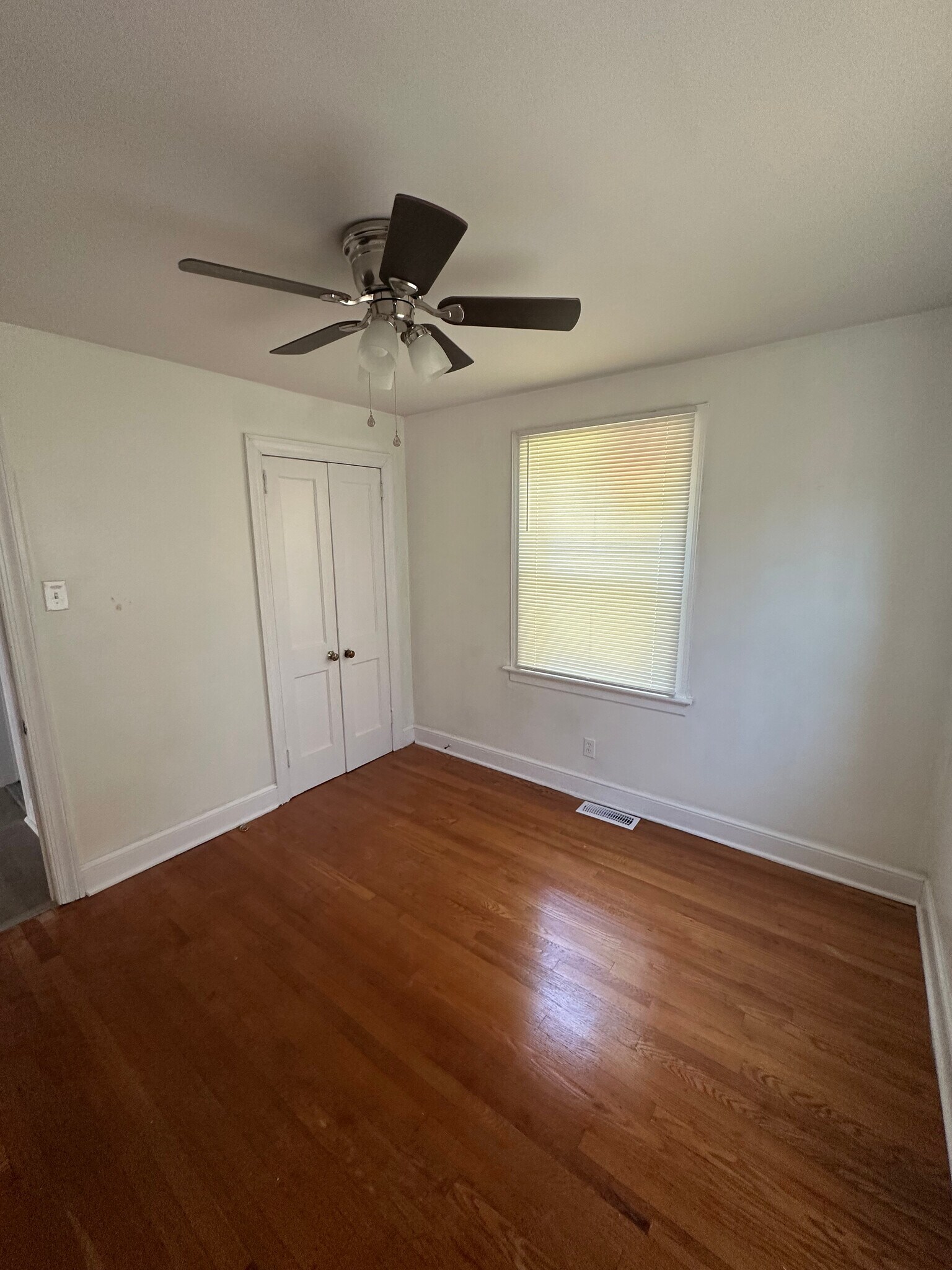 Third bedroom - 2139 Baxter St