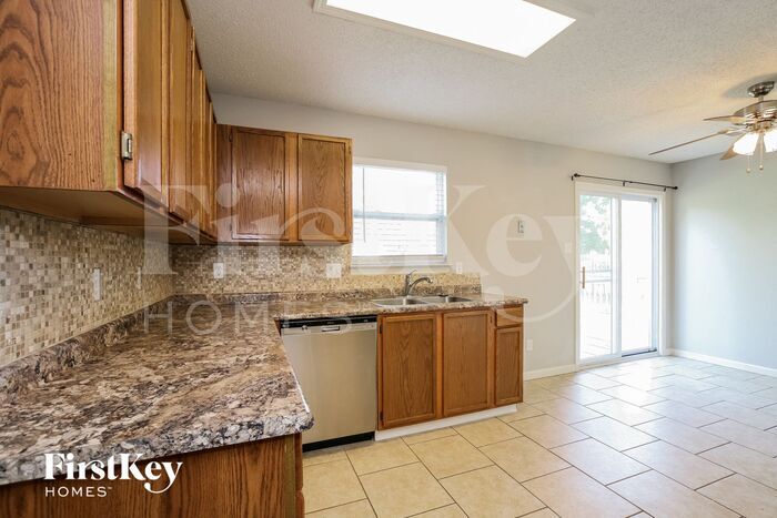 Building Photo - 19553 Tradewinds Dr