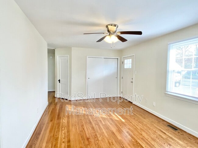 Building Photo - 619 Brewer St