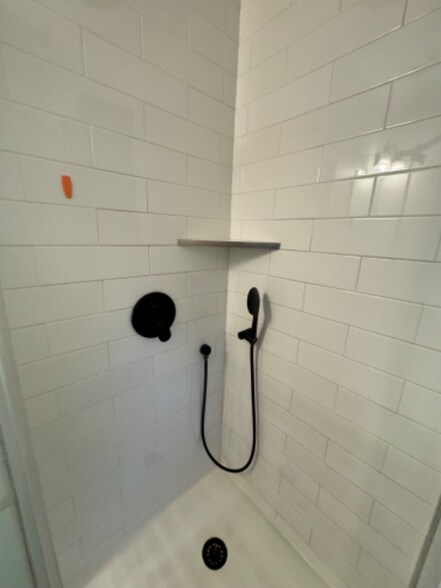 Building Photo - 1302 Blueridge Pkwy