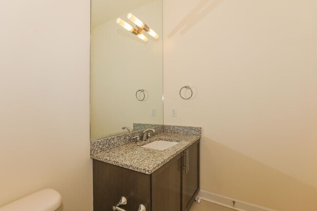 Building Photo - 2/Bedroom 2/ Full Bath - A+ Waterfront Location Near Ferry