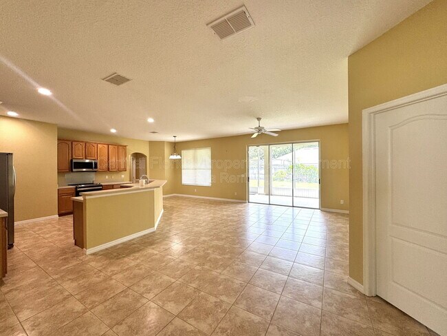 Building Photo - 10118 Shortwood Ln