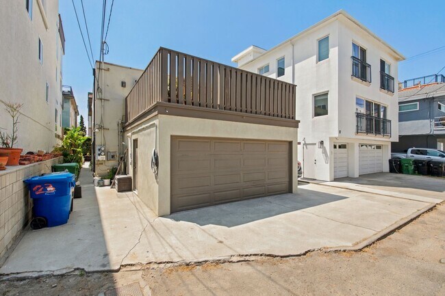 Building Photo - 21-23 Privateer Street