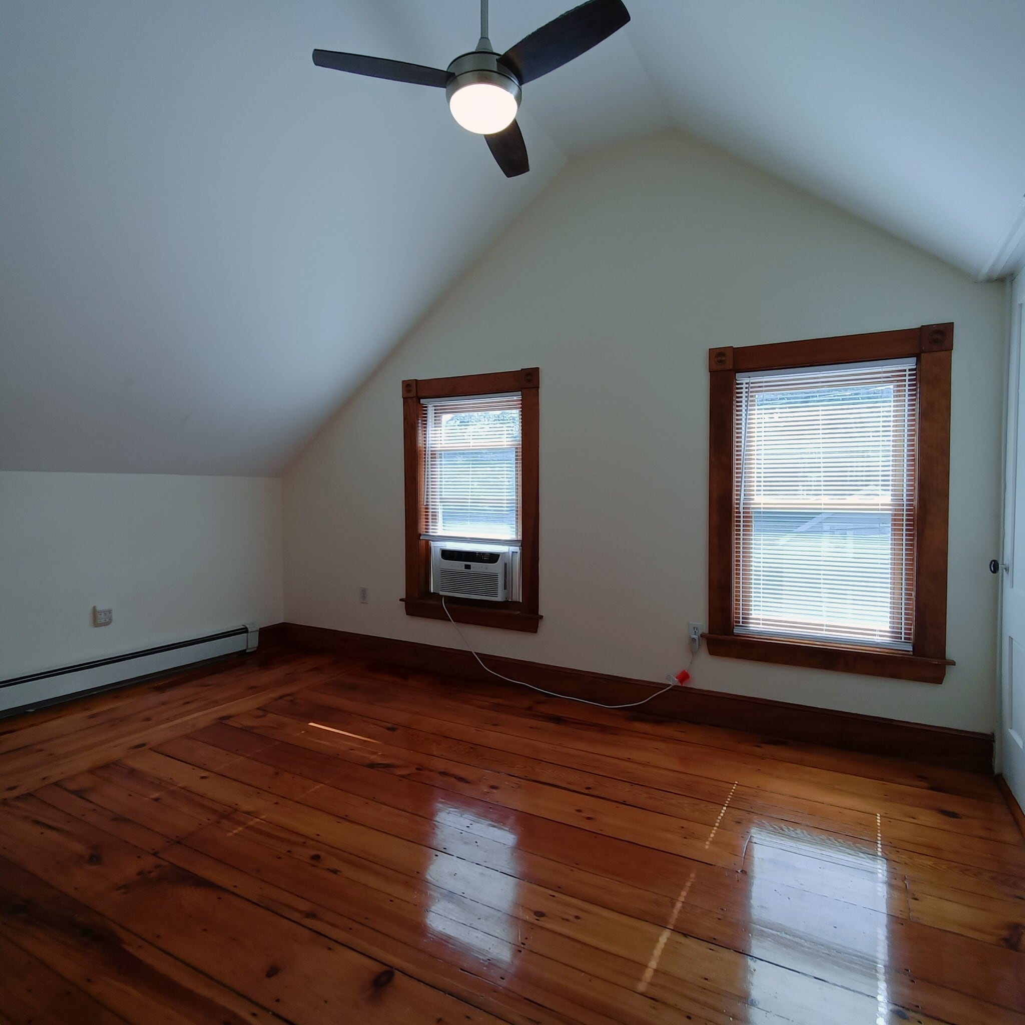 Building Photo - 376 Grove St