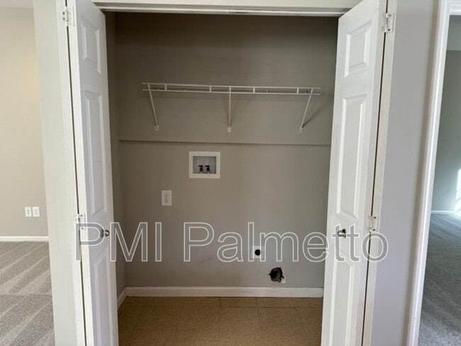 Building Photo - 108 Fairview Park Dr