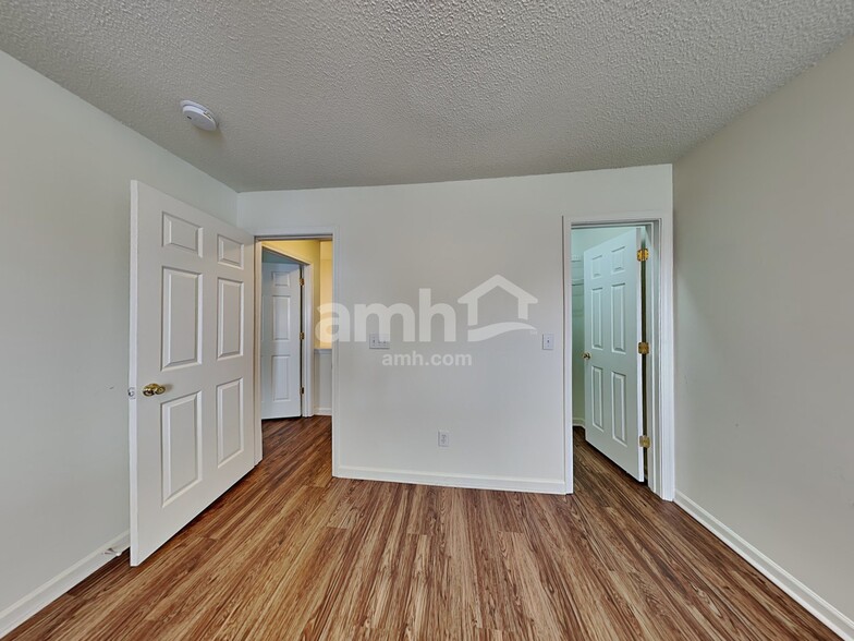 Building Photo - 3100 Marcony Way