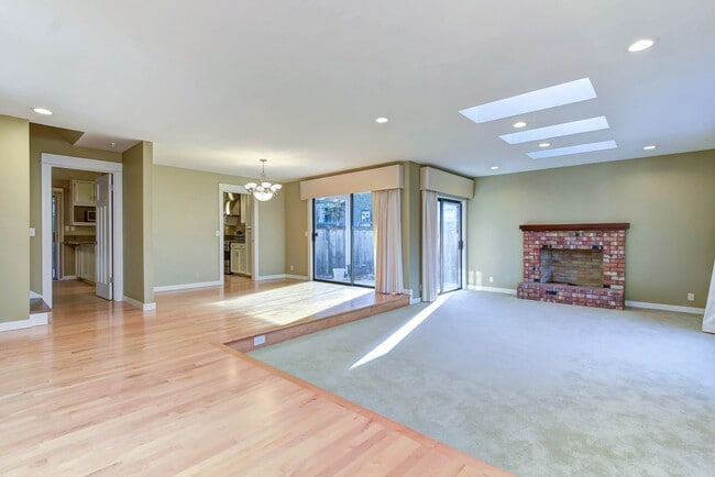 Building Photo - 5180 Highland Dr