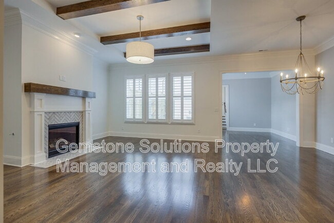 Building Photo - 3006 Hathaway St