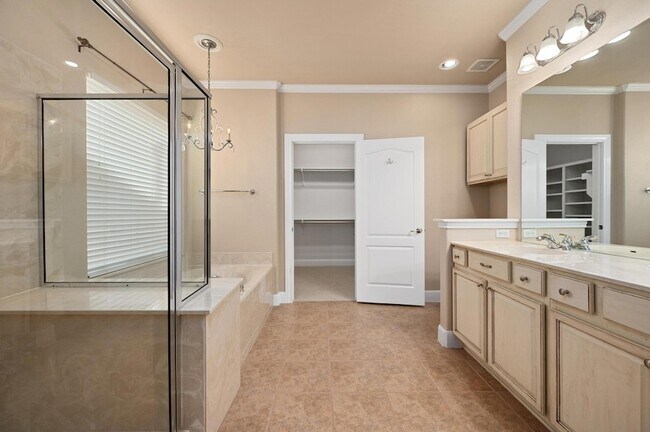 Building Photo - 216 Armstrong Dr