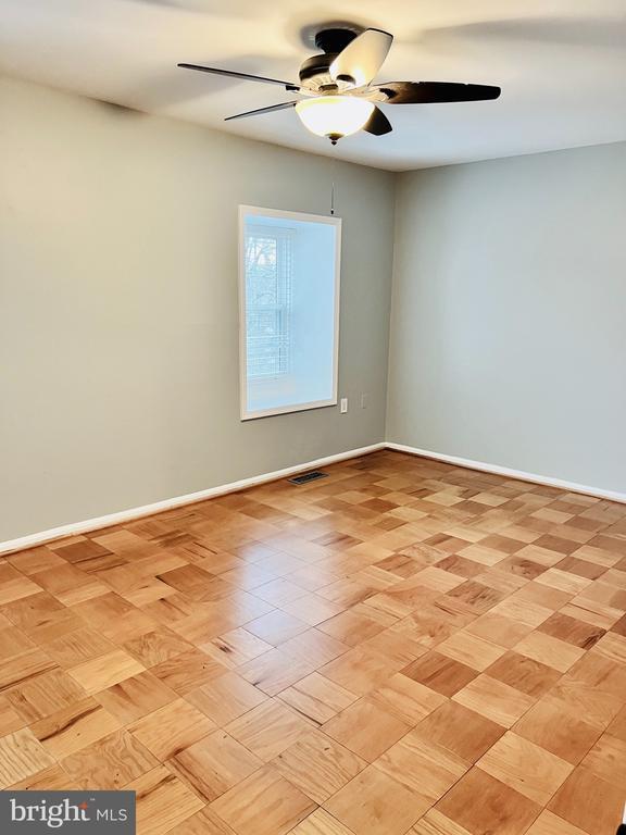 Building Photo - 812 Azalea Dr
