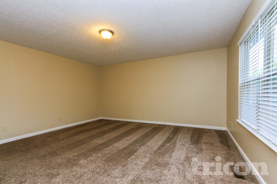 Building Photo - 3713 Mechanicsburg Dr