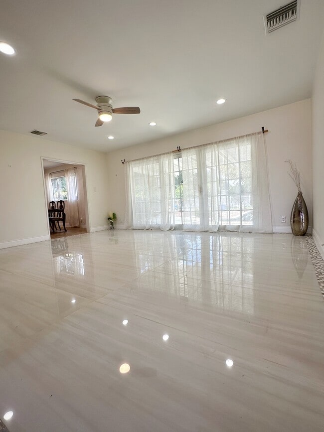 Building Photo - 13218 McKinley Ave