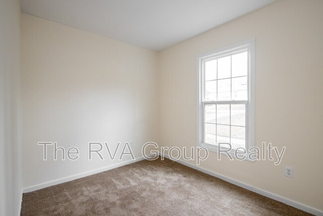 Building Photo - 8907 Huntingcreek Terrace