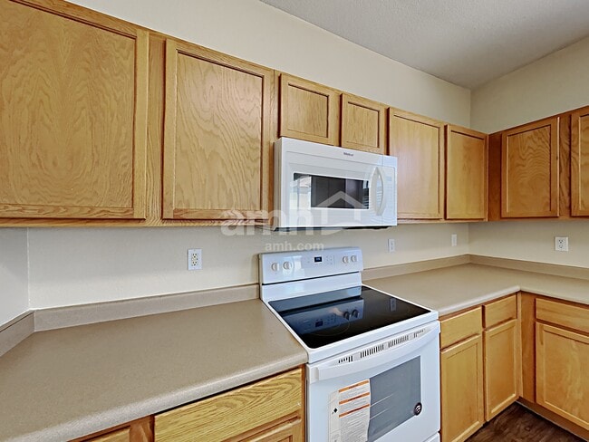 Building Photo - 1026 E Chambers St