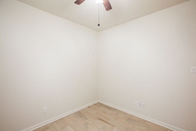 Building Photo - 128 Tennyson St