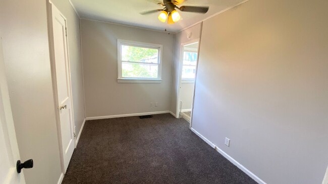 Building Photo - 903 W Purtscher Dr