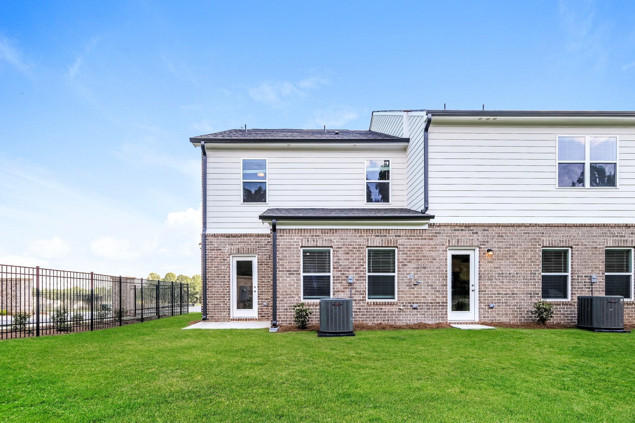 Building Photo - 82 Basswood Ln