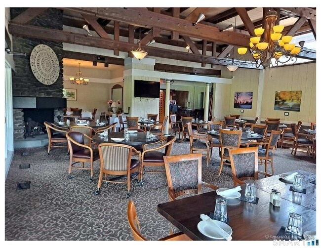 Building Photo - 3 Woods Hollow Ct