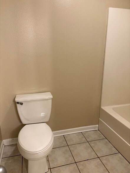 Building Photo - 36013 Raleigh Dr