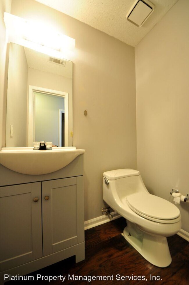 Building Photo - 2 br, 2.5 bath House - 232 Hembree Park Ter