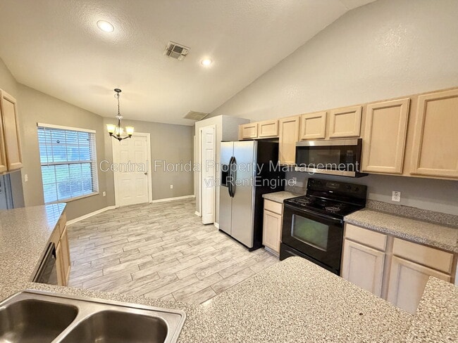 Building Photo - 3805 Springlake Village Ct