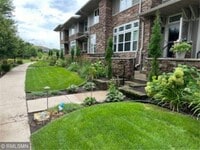Building Photo - 10740 Town Square Dr NE