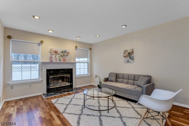 Building Photo - 118 Constitution Way