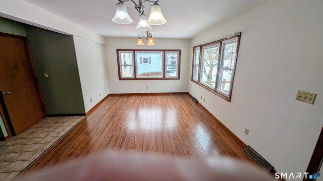 Building Photo - 64 Chatham Ave