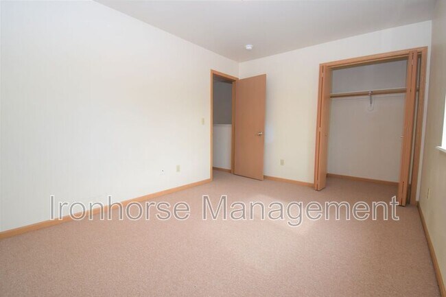 Building Photo - 2471 Wheeler Dr
