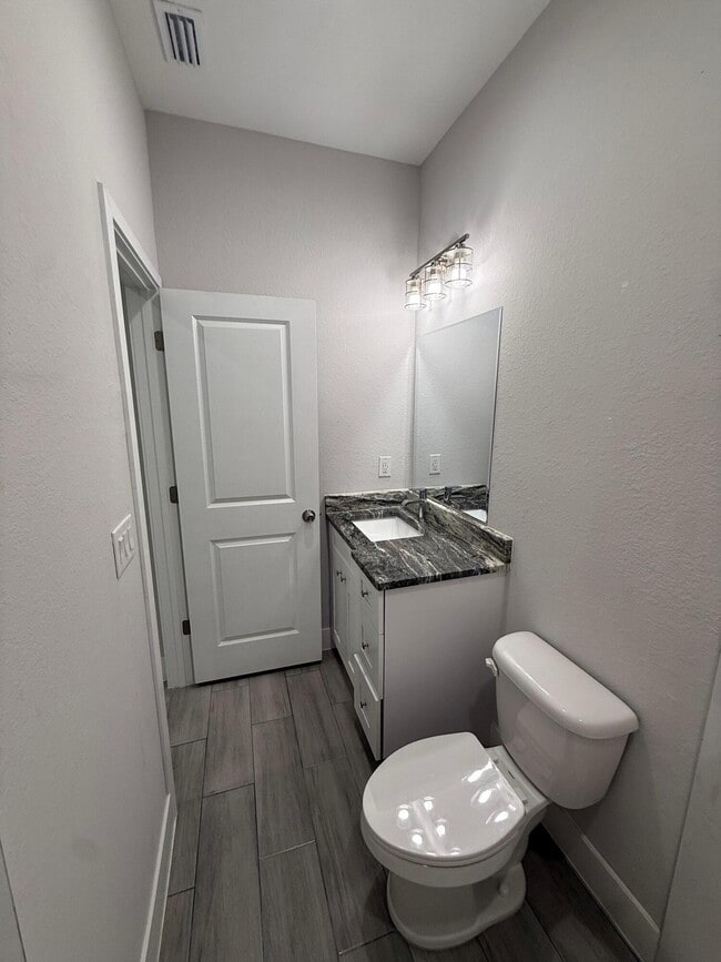 Building Photo - 4800 15th St SW