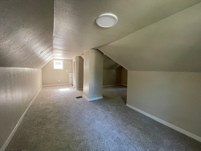 Building Photo - 812 42nd St
