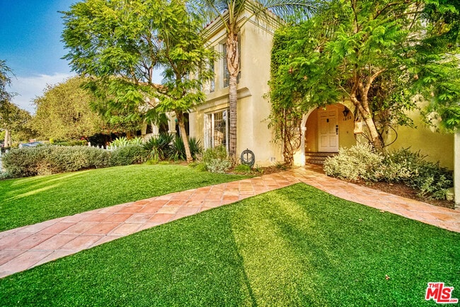 Building Photo - 1272 Ridgeley Dr