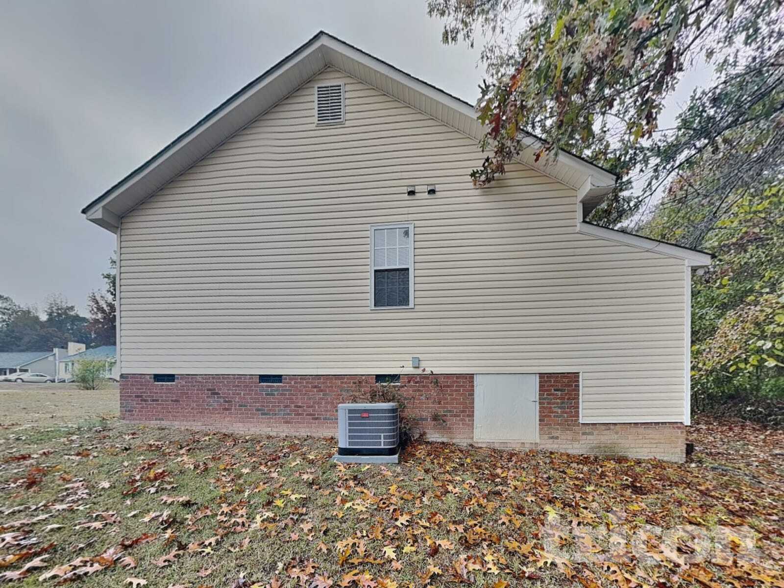 Building Photo - 1017 Laurel Leaf Rd