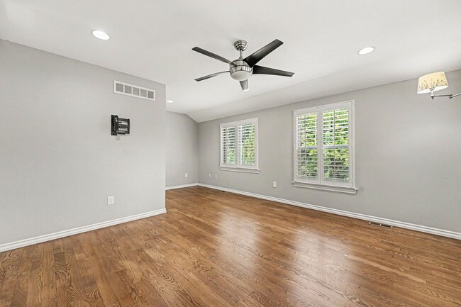 Building Photo - 746 N Monaco St Pkwy