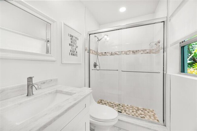 Building Photo - 2520 Yacht Club Blvd