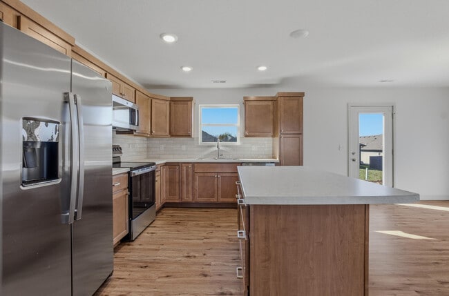 Building Photo - 3324 Naples Dr