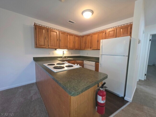 Building Photo - 272 US-206