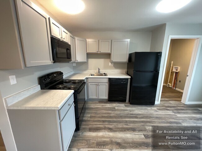 Building Photo - 300 Market St