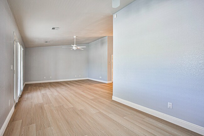 Building Photo - 6025 Egan Crest Dr