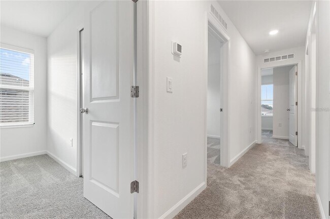 Building Photo - 1028 Holden Wy