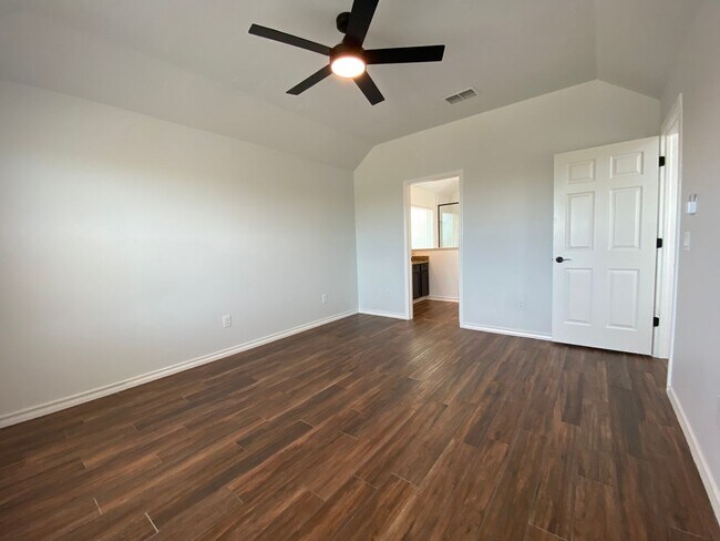 Building Photo - UPDATED 4 BEDROOM IN COQUINA BAY!