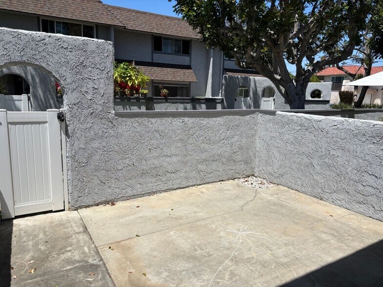 Building Photo - 4681 Twintree Dr