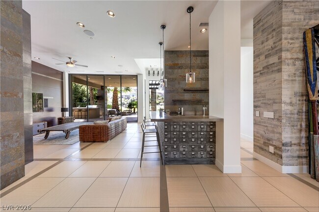 Building Photo - 1501 Foothills Village Dr