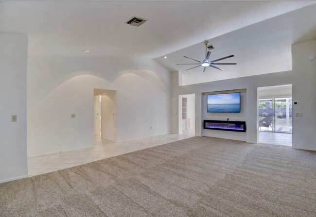 Building Photo - 2433 Sunup Dr