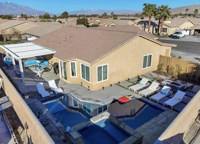 Building Photo - 83939 Carolina Ct