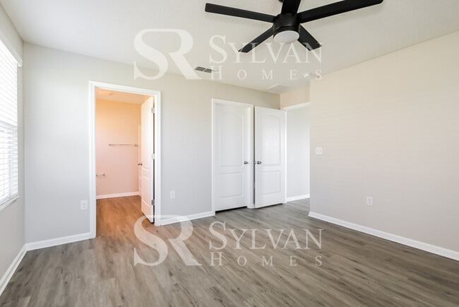 Building Photo - Move-in ready for new residents!