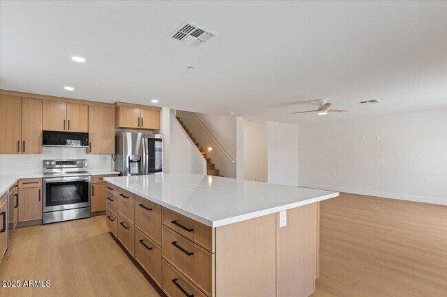 Building Photo - 2289 W Hayden Peak Dr