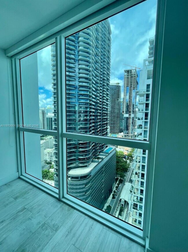 Building Photo - 1080 Brickell Ave