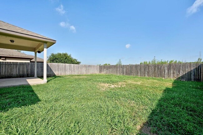 Building Photo - 374 Wincliff Dr